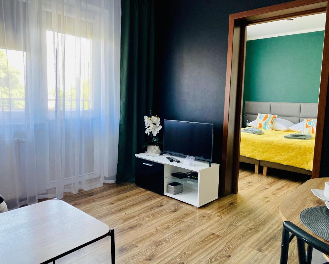 Apartamenty Teatralne กอร์ซุฟเวียลคอปอลสกี ภายนอก รูปภาพ